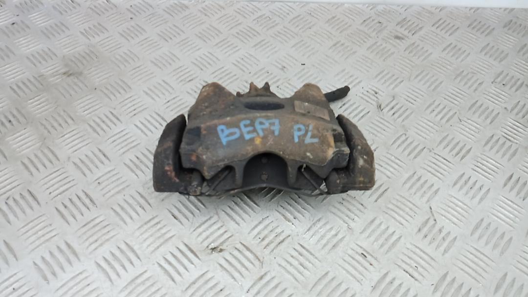 суппорт передний левый Citroen C4 Grand Picasso 1 поколение 2011, 1.6 л., HDi 8V, дизель, МКПП, минивэн - фото №1