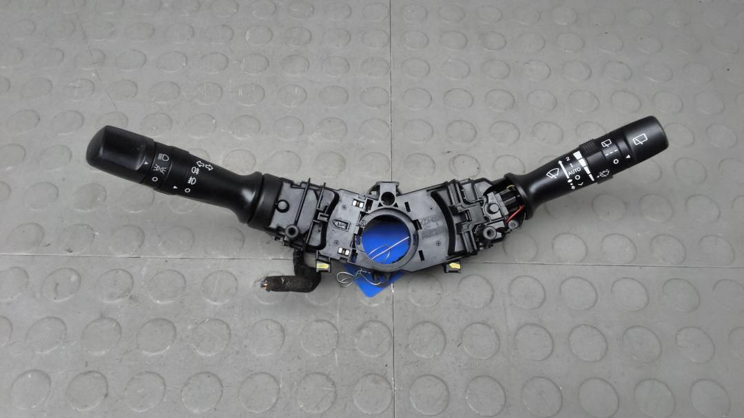 переключатель подрулевой Hyundai ix35 2012, 1.6 л., бензин, МКПП, внедорожник 5 дв., 934202K560