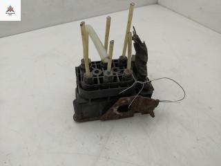 блок клапанов пневмоподвески Mercedes-Benz S-Класс W221 2006, 4.7 л., бензин, АКПП, чёрный, седан