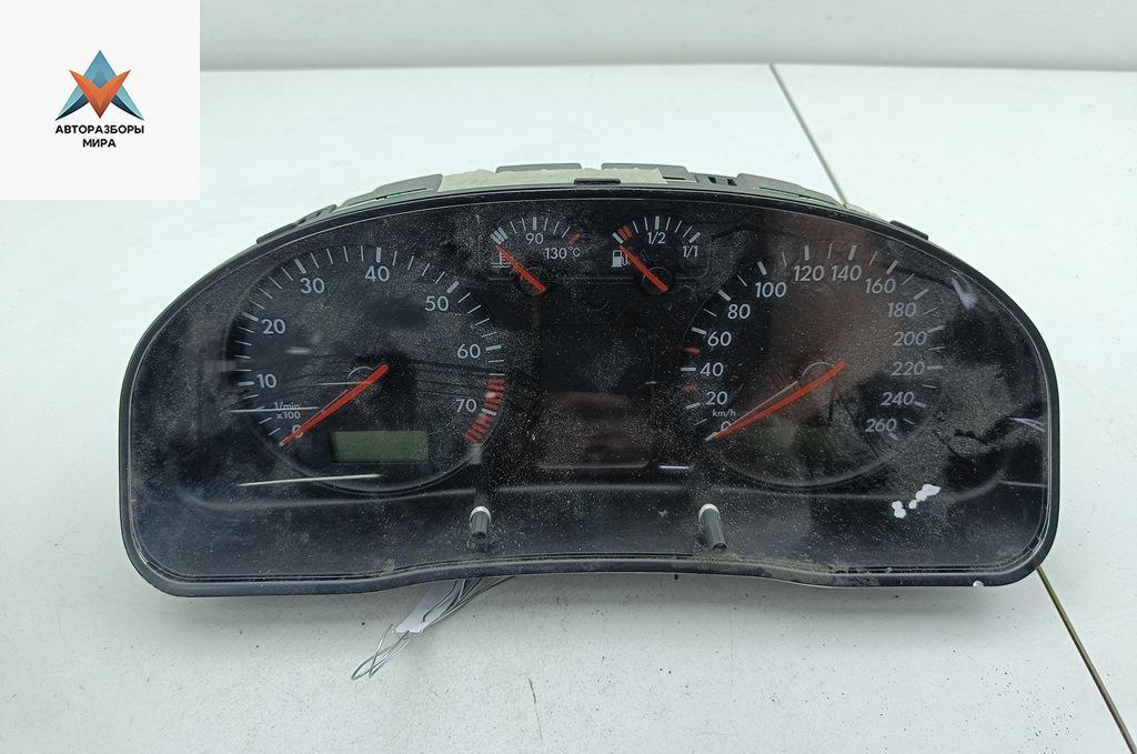 приборная панель Volkswagen Passat B5 1998, 1.8 л., бензин, МКПП, синий, универсал, 3B1919860 - фото №1