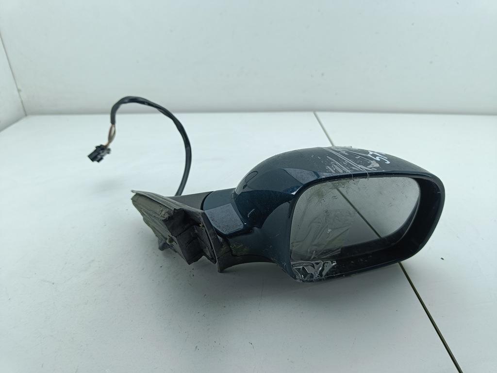 зеркало правое Volkswagen Passat B5 1999, 1.6 л., бензин, МКПП, зелёный, универсал, 3B0857934