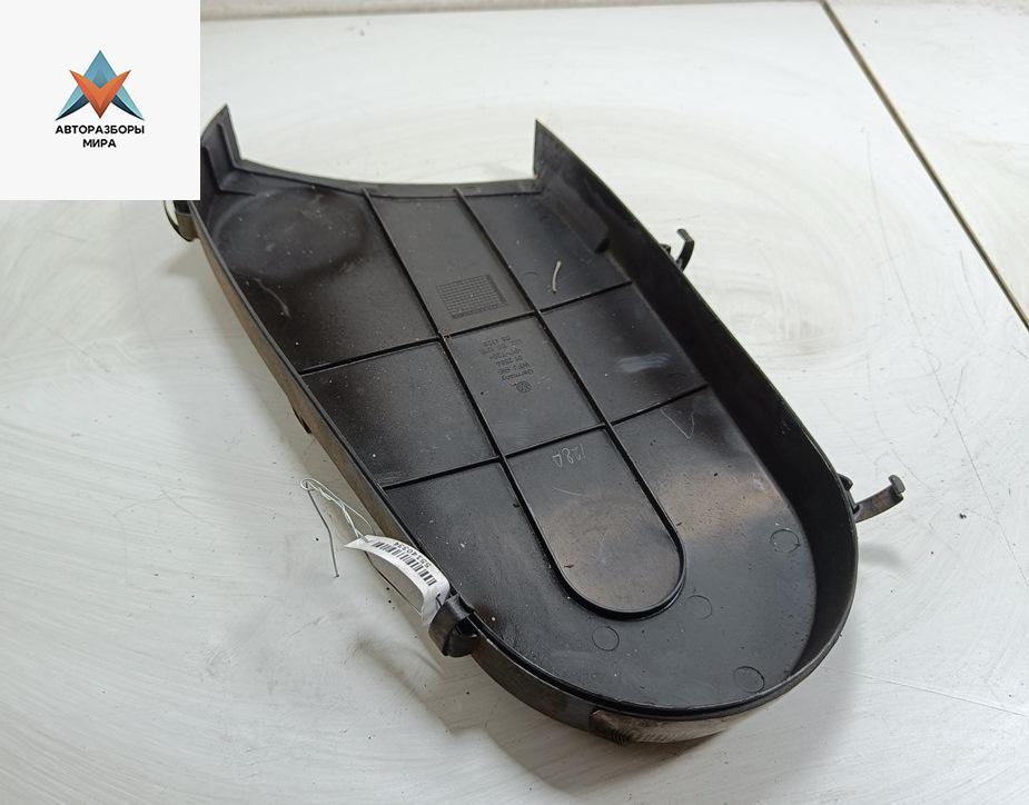 защита (кожух) ремня ГРМ Volkswagen Golf 3 поколение 1995, 1.6 л., бензин, МКПП, чёрный, хетчбэк 5 дв. - фото №1