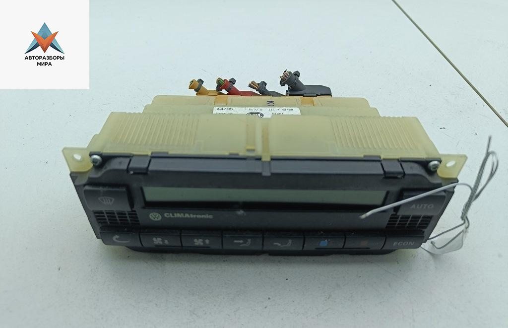блок управления печки / климат-контроля Volkswagen Passat B5 1998, 1.8 л., бензин, МКПП, синий, универсал, 3B1907044B - фото №1