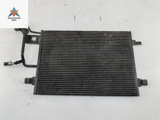 радиатор кондиционера Volkswagen Passat B5 1998, 1.8 л., бензин, МКПП, зелёный, универсал, 8D0260401E