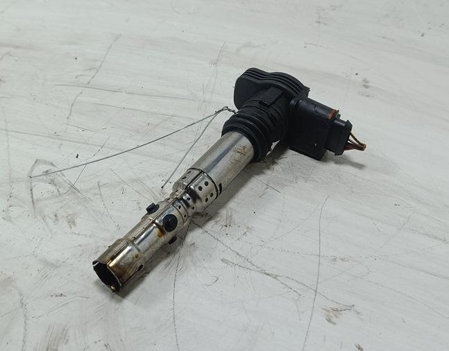 катушка зажигания Audi A6 C5 2003, 2.0 л., бензин, МКПП, чёрный, седан