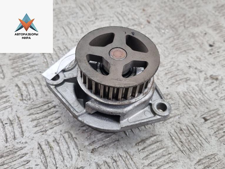 насос антифриза дополнительный Volkswagen Golf 4 поколение 2000, 1.4 л., бензин, МКПП, серый, хетчбэк 5 дв. - фото №1