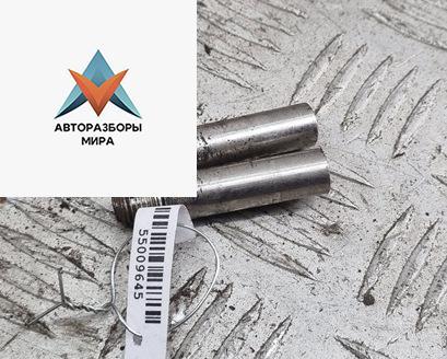 Болт крепления Volkswagen Golf 5 поколение 2005, 1.6 л., бензин, МКПП, красный, хетчбэк 5 дв. - фото №1