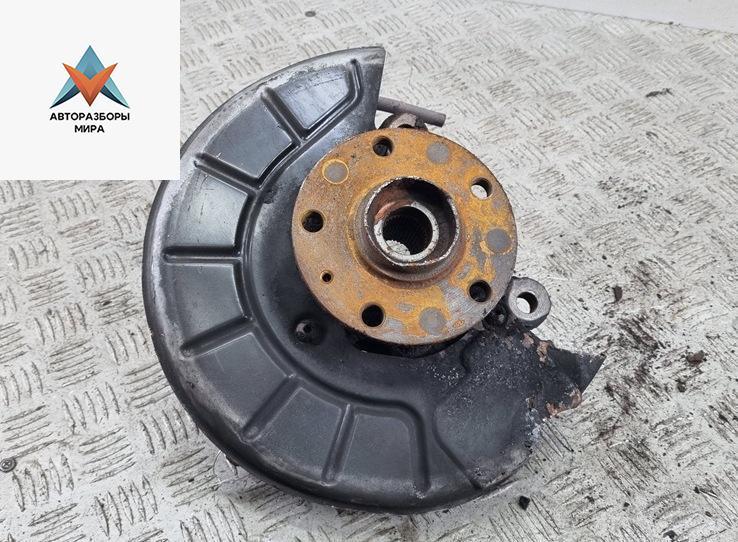 ступица передняя правая Skoda Octavia mk2 (A5 1Z) 2004, 2.0 л., дизель, МКПП, серый, хетчбэк 5 дв. - фото №1