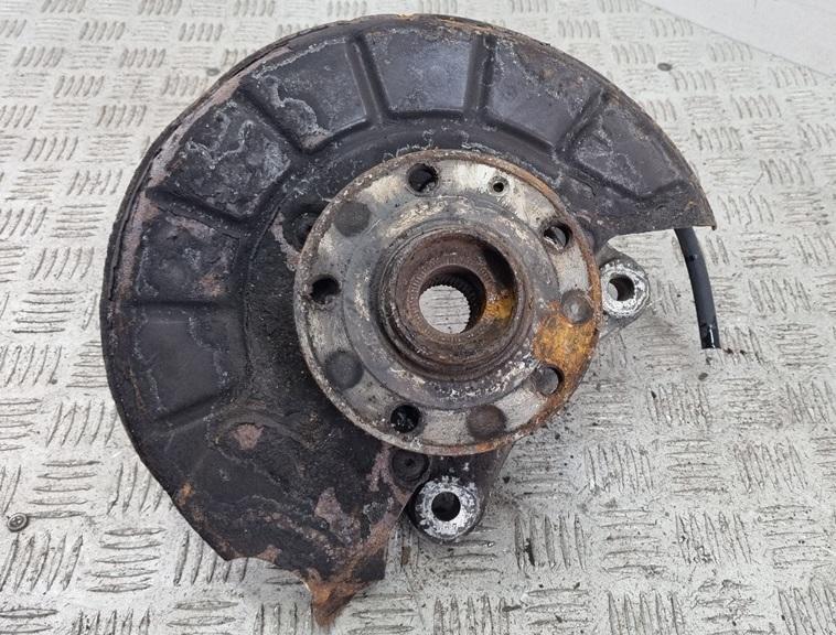 ступица передняя правая Volkswagen Passat B6 2008, 1.4 л., бензин, МКПП, чёрный, универсал