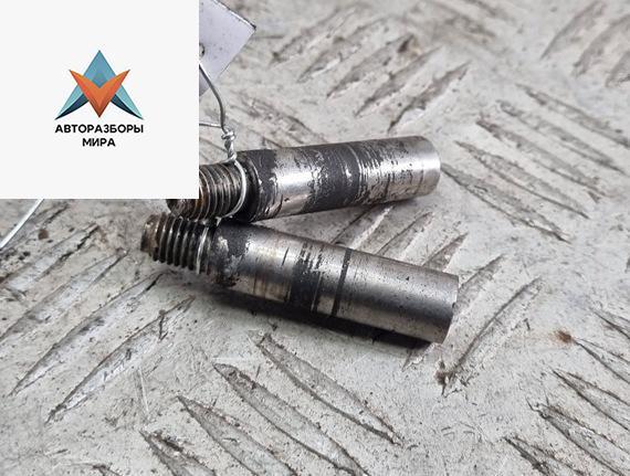 Болт крепления Volkswagen Passat B6 2008, 1.4 л., бензин, МКПП, чёрный, универсал - фото №1