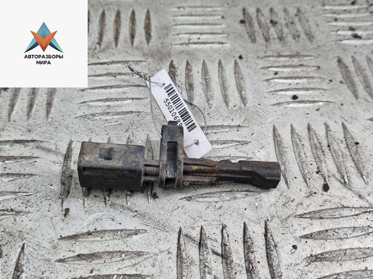 датчик ABS Volkswagen Caddy 3 поколение 2007, 1.4 л., бензин, МКПП, красный, фургон, 2K0927807 - фото №1