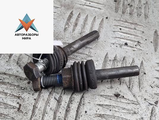 Болт крепления Volkswagen Passat B3 1991, 1.8 л., бензин, МКПП, зелёный, универсал - фото №1