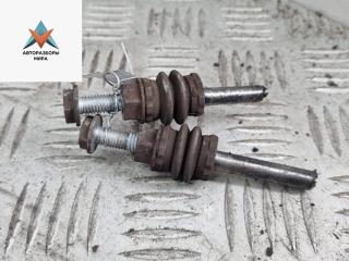 болт колесный Volkswagen Caddy 3 поколение 2007, 1.4 л., бензин, МКПП, красный, фургон