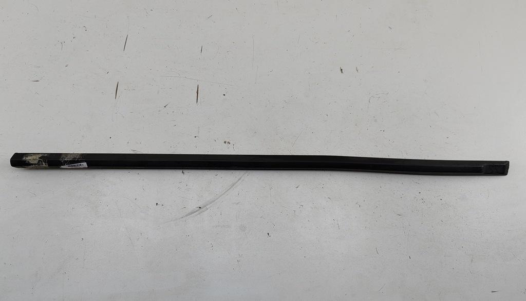 молдинг двери передней правой BMW 3 E36 1993, 2.0 л., бензин, АКПП, серый, седан, 1960732