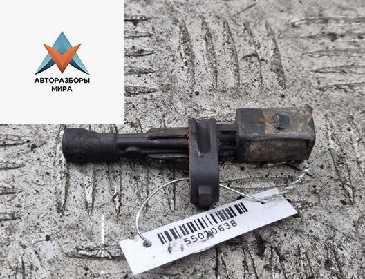 датчик ABS Volkswagen Caddy 3 поколение 2007, 1.4 л., бензин, МКПП, красный, фургон, 2K0927807 - фото №1