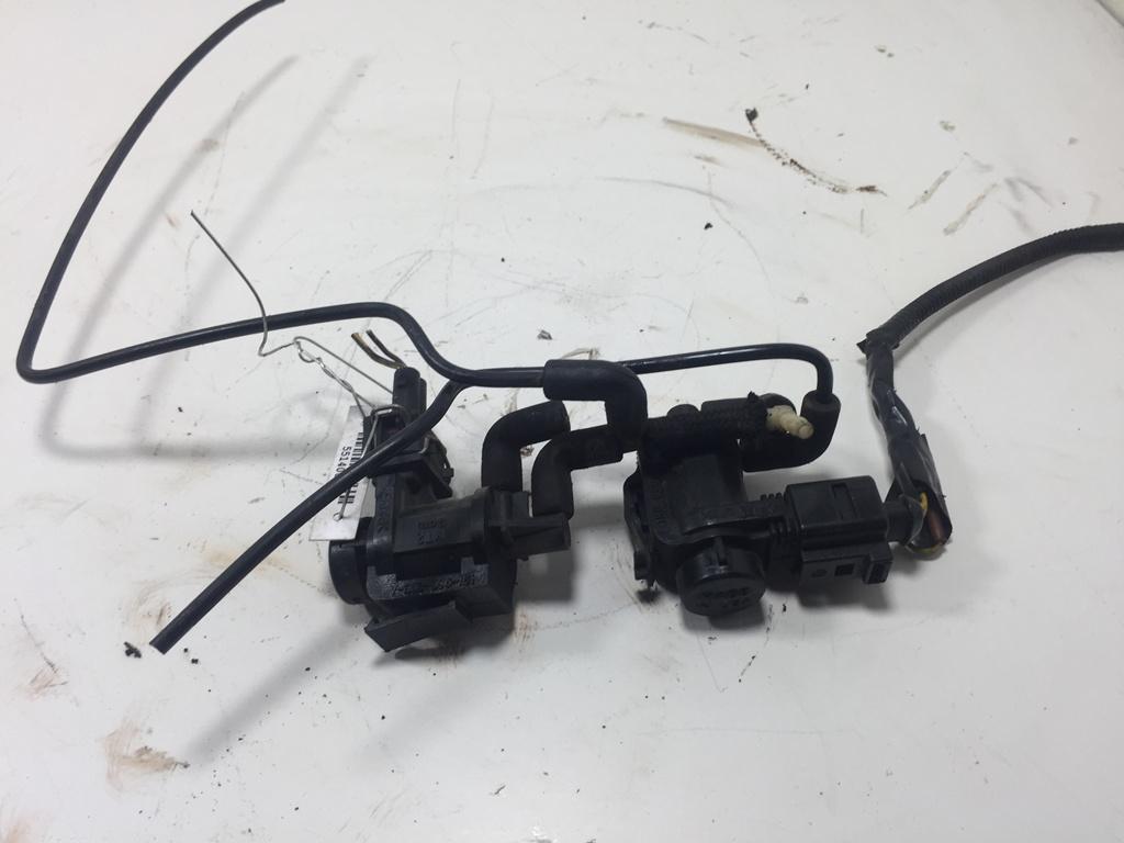клапан вакуумного управления Volkswagen Bora 2002, 2.3 л., бензин, МКПП, серый, универсал, 1K0906283, 191906283A