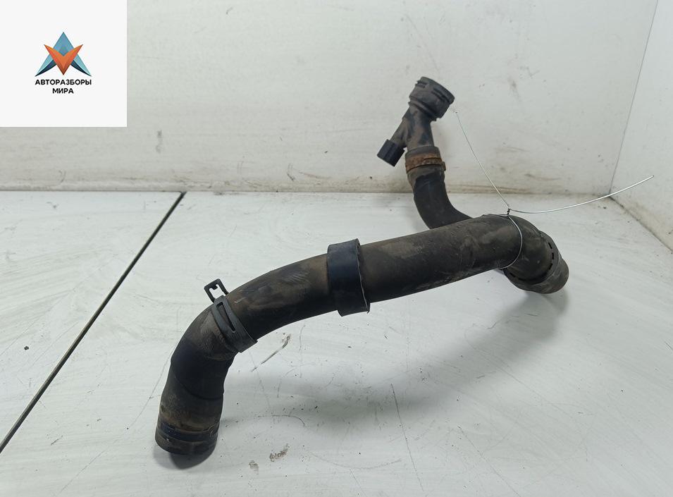 патрубок радиатора Skoda Fabia 1 поколение (6Y) 2002, 1.2 л., бензин - фото №1