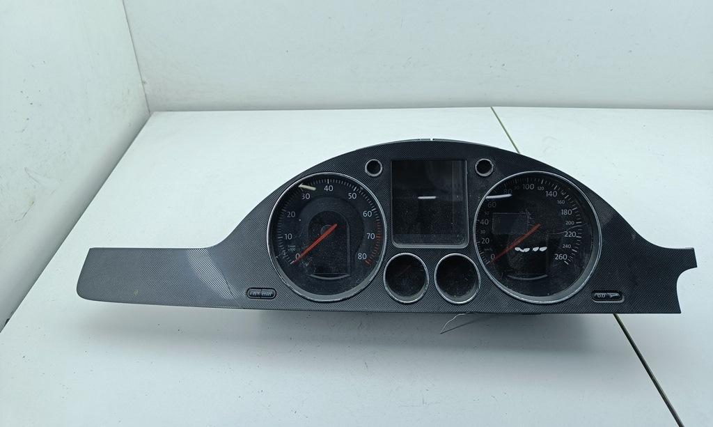 приборная панель Volkswagen Passat B6 2005, 1.6 л., бензин, МКПП, серый, универсал, 3C0920870F