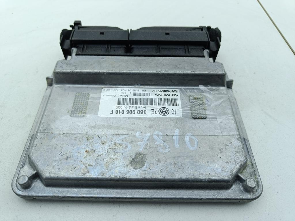 ЭБУ Volkswagen Passat B5+ (GP) 2001, 1.6 л., бензин, МКПП, серый, универсал, 3B0906018F
