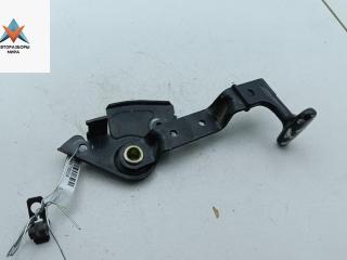 ручка открывания капота Audi A4 B5 [рестайлинг] 1998, 1.8 л., бензин, МКПП, жёлтый, универсал