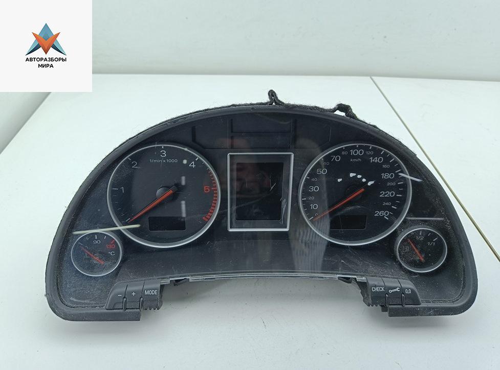 приборная панель Audi A4 B6 2001, 2.5 л., дизель, МКПП, чёрный, универсал, 8E0920900G - фото №1