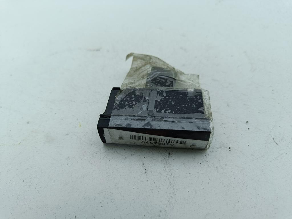 кнопка аварийной сигнализации Audi A6 C6 2004, 2.4 л., бензин, АКПП, серый, седан, 4F0941509