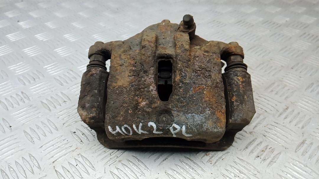 суппорт передний левый Hyundai ix35 1 поколение 2012, 1.6 л., бензин, МКПП, внедорожник 5 дв., 581102Y000, 581802SA70 - фото №1