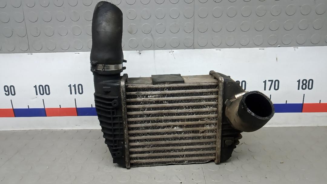 радиатор интеркулера Audi A6 4F/C6 2006, 2.7 л., дизель, АКПП, седан, 4F0145806T - фото №1