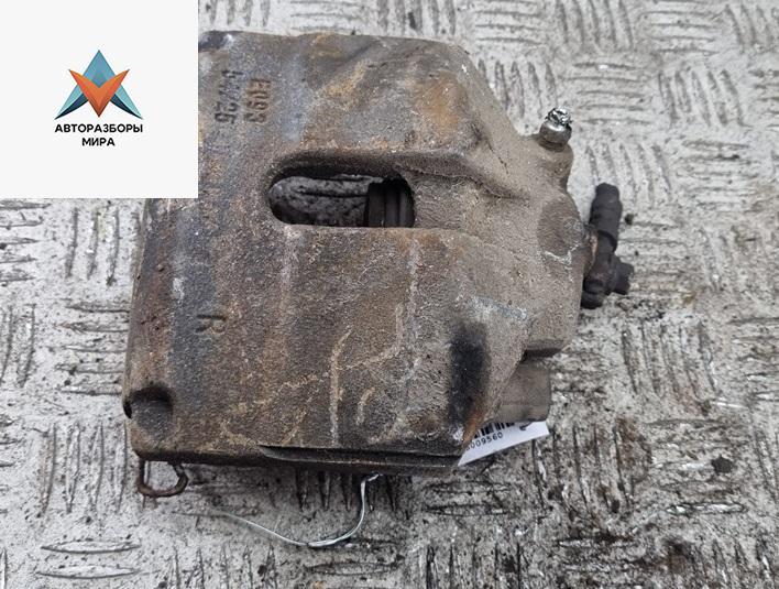 суппорт передний правый Volkswagen Touran 1 поколение 2005, 1.6 л., бензин, МКПП, зелёный, минивэн - фото №1