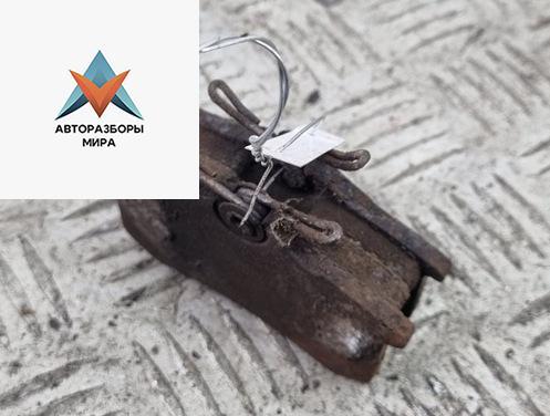 Колодки тормозные задние Volkswagen Golf 4 поколение 2000, 1.4 л., бензин, МКПП, синий, хетчбэк 5 дв. - фото №1