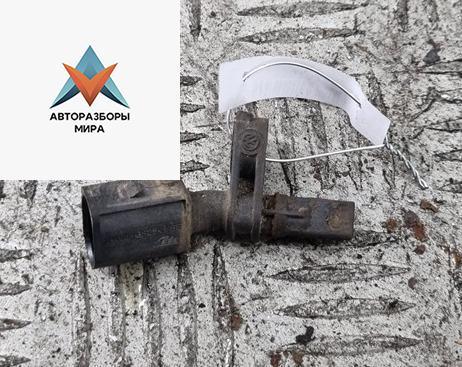 датчик ABS Volkswagen Polo 4 поколение 2002, 1.2 л., бензин, МКПП, чёрный, хетчбэк 3 дв., 6Q0927803B - фото №1