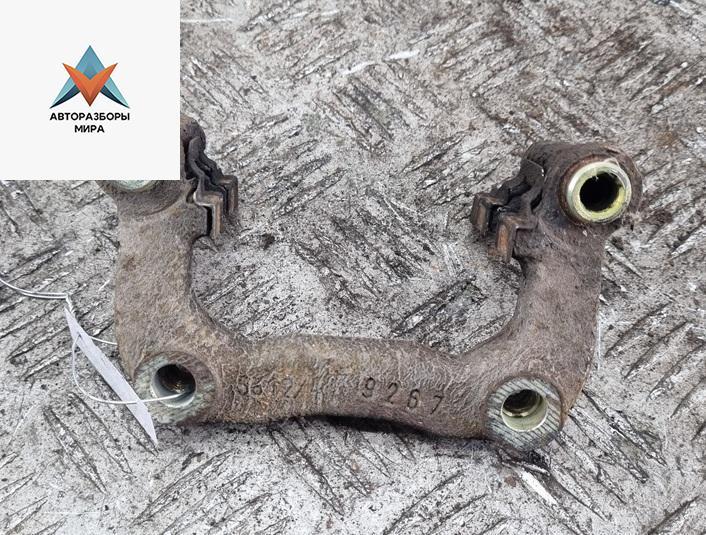 скоба суппорта Volkswagen Golf 4 поколение 1999, 1.6 л., бензин, МКПП, чёрный, хетчбэк 3 дв. - фото №1