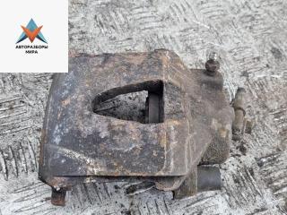 суппорт передний правый Volkswagen Bora 1 поколение 2004, 2.0 л., бензин, МКПП, чёрный, седан