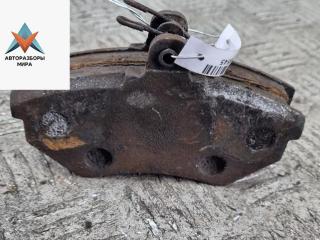 Колодки тормозные передние Volkswagen Passat B4 1994, 2.0 л., бензин, МКПП, красный, седан