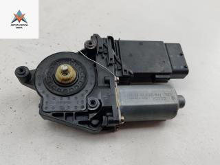 моторчик стеклоподъемника передний правый Volkswagen Passat B5 [рестайлинг] 2001, 1.6 л., бензин, МКПП, серый, универсал, 105415-301