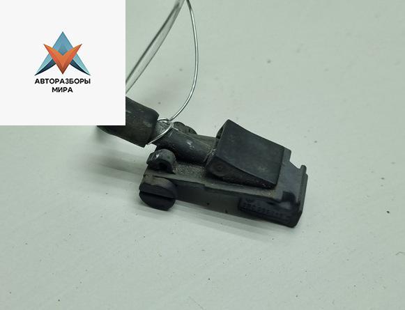 форсунка омывателя лобового стекла Volkswagen Passat B5 1998, 1.8 л., бензин, МКПП, зелёный, универсал, 3B0955985C - фото №1