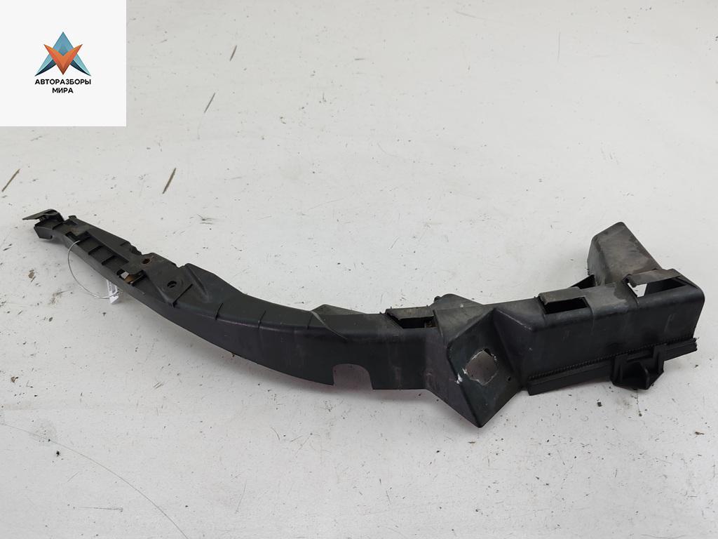 кронштейн (крепление) Volkswagen Passat B5 1999, 1.6 л., бензин, МКПП, синий, универсал, 3B0807050 - фото №1