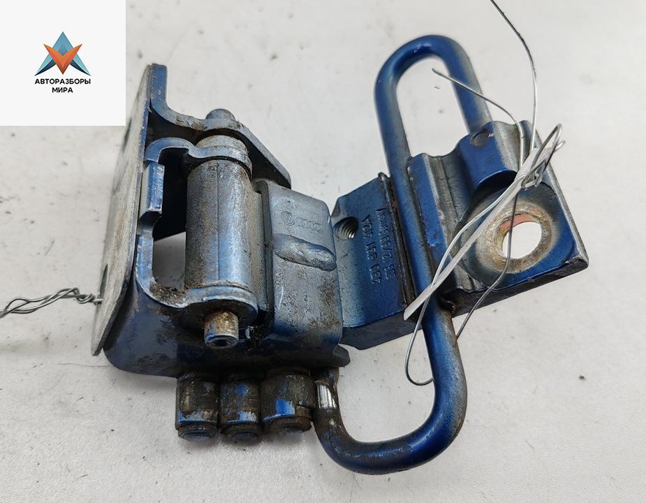 петля двери Volkswagen Passat B5 1999, синий, универсал, 4B0831412A - фото №1