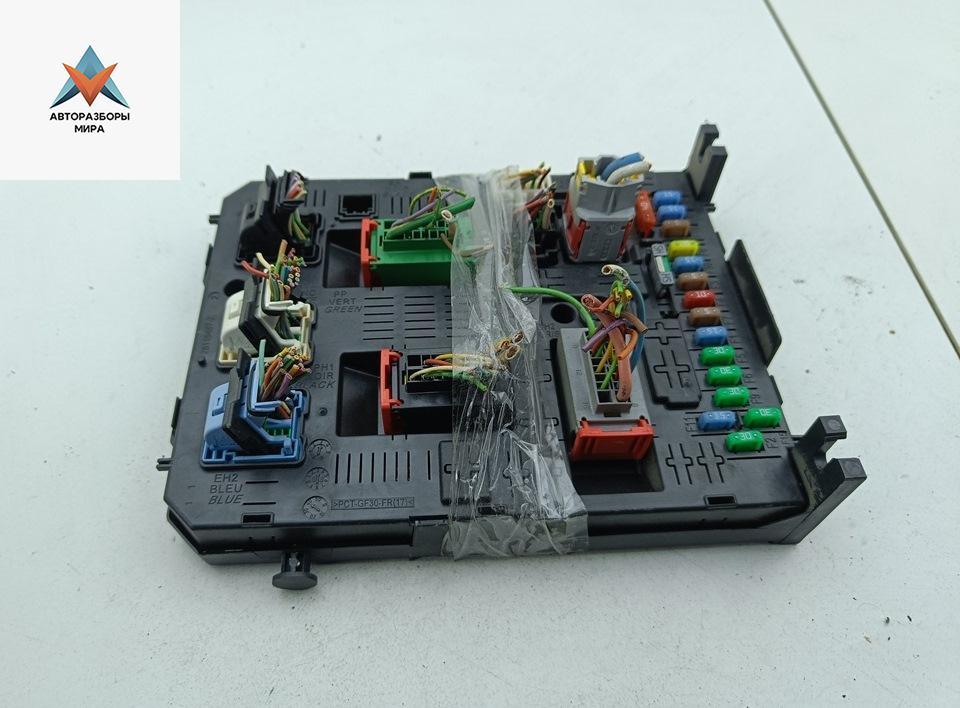 блок комфорта Peugeot 308 T7 2008, 1.6 л., бензин, МКПП, чёрный, универсал, 28120836 - фото №1