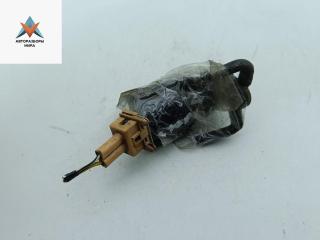 насос (моторчик) омывателя стекла Ford Focus 1 поколение [рестайлинг] 2002, серый, универсал, 93BB17K624BA