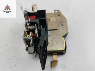 замок двери задней правой BMW 3 серия E36 1993, 1.6 л., бензин, МКПП, чёрный, седан, 8122420