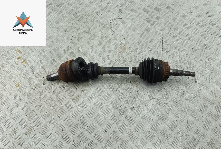 полуось передняя левая (приводной вал, ШРУС) Opel Vectra B 1995, 1.8 л., бензин, АКПП, жёлтый, седан - фото №1