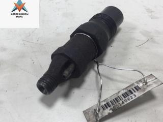 форсунка Volkswagen Transporter T4 1997, 2.4 л., дизель, МКПП, красный, микроавтобус