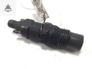 форсунка Volkswagen Transporter T4 1996, 2.4 л., дизель, МКПП, белый, микроавтобус, 068130202