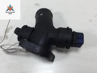 фланец (тройник) системы охлаждения Volkswagen Transporter T4 1996, 2.4 л., дизель, МКПП, белый, микроавтобус, 074121133B