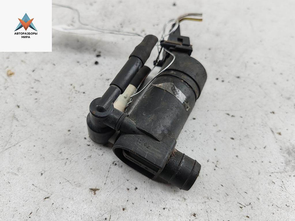 насос (моторчик) омывателя стекла Ford Mondeo 3 поколение 2002, зелёный, универсал, 1S7117K624FC - фото №1