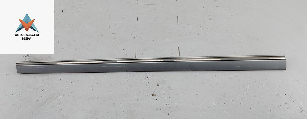 молдинг двери передней левой Mercedes-Benz E-Класс W211/S211 2002, 2.2 л., дизель, МКПП, серый, седан, 2116901962 - фото №1