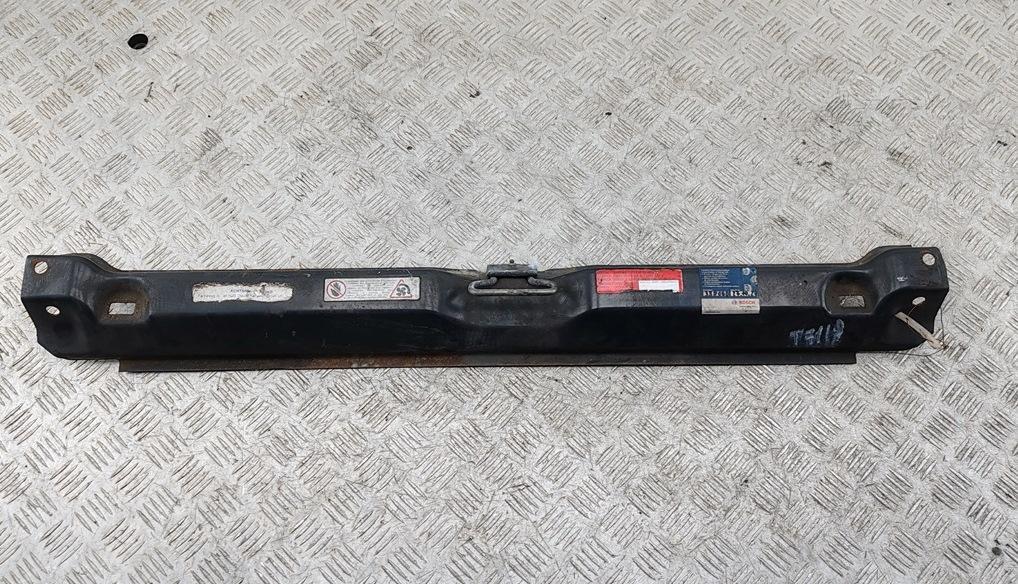 рамка капота Volkswagen Transporter T4 1992, 2.4 л., дизель, МКПП, красный, микроавтобус
