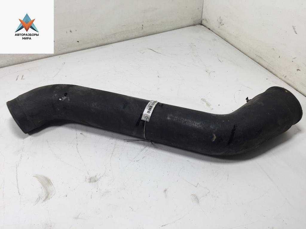 патрубок интеркулера Volkswagen Crafter 1 поколение 2007, 2.5 л., дизель, МКПП, белый, микроавтобус - фото №1