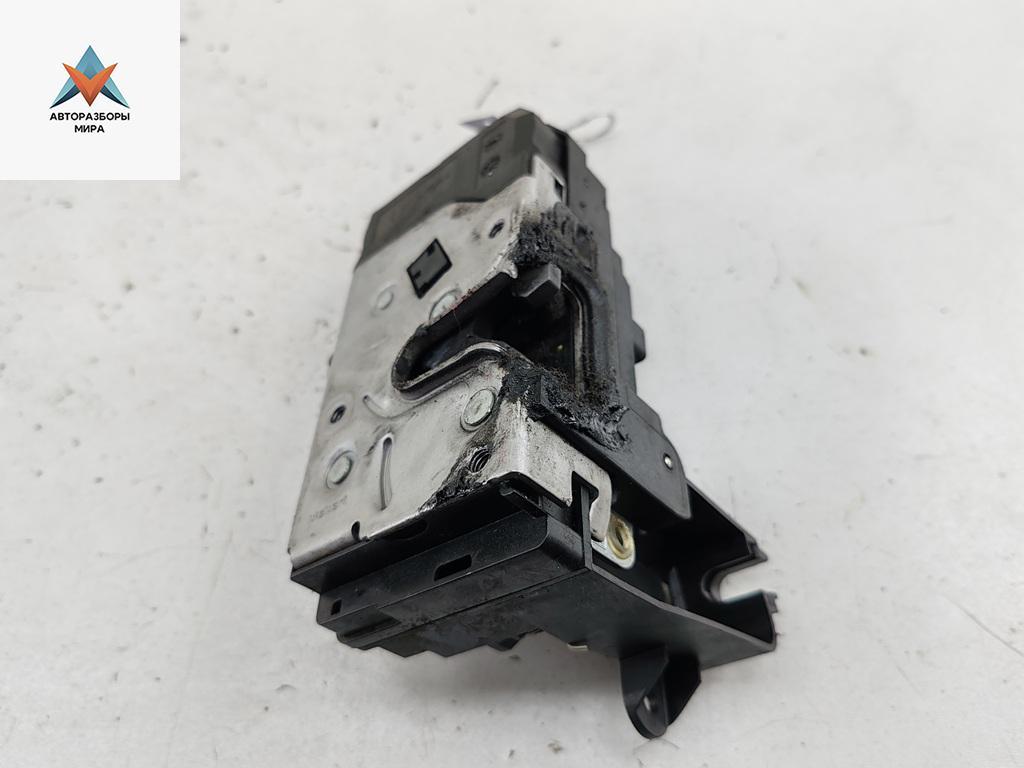 замок двери передней левой Opel Astra H 2004, 1.4 л., бензин, МКПП, красный, хетчбэк 5 дв., 13128111 - фото №1